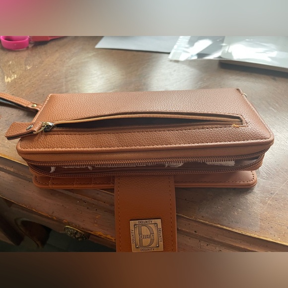 Wristlet wallet camel color nwot - Picture 2 of 6